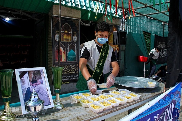 زائران پیاده امام رضا(ع)