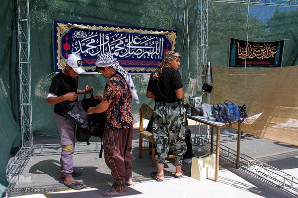 زائران پیاده امام رضا(ع)