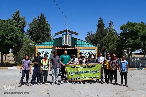 زائران پیاده امام رضا(ع)