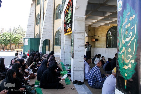 زائران پیاده امام رضا(ع)