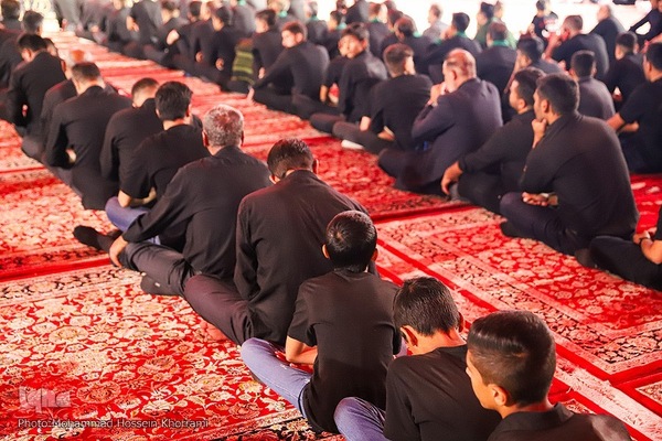 مراسم عزاداری شب شهادت امام رضا(ع) در حرم مطهر رضوی