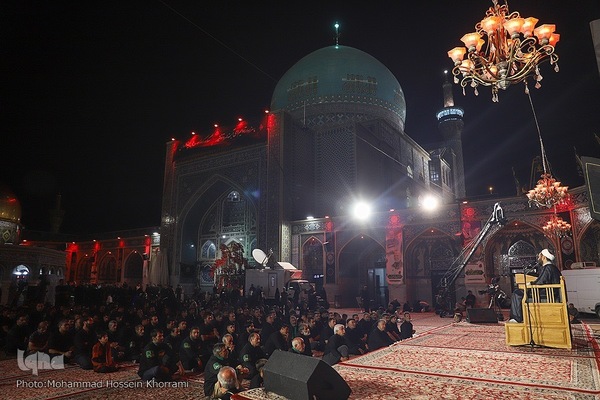 مراسم عزاداری شب شهادت امام رضا(ع) در حرم مطهر رضوی