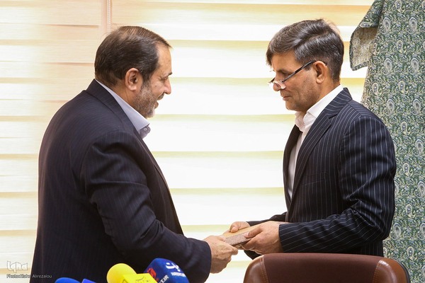 رونمایی پوستر یازدهمین کنگره ملی ادبیات پایداری