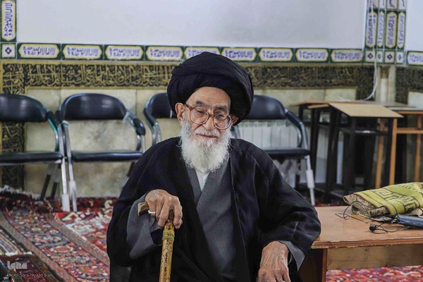 دیدارعوامل اجرایی سی و هشتمین جشنواره ملی قرآن با پدر شهید آیت‌الله آل‌هاشم‎