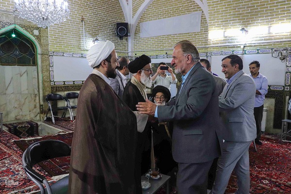 دیدارعوامل اجرایی سی و هشتمین جشنواره ملی قرآن با پدر شهید آیت‌الله آل‌هاشم‎