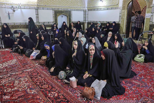 دیدارعوامل اجرایی سی و هشتمین جشنواره ملی قرآن با پدر شهید آیت‌الله آل‌هاشم‎