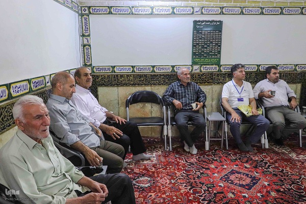 دیدارعوامل اجرایی سی و هشتمین جشنواره ملی قرآن با پدر شهید آیت‌الله آل‌هاشم‎