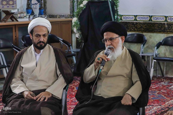 دیدارعوامل اجرایی سی و هشتمین جشنواره ملی قرآن با پدر شهید آیت‌الله آل‌هاشم‎