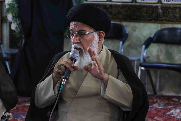 دیدارعوامل اجرایی سی و هشتمین جشنواره ملی قرآن با پدر شهید آیت‌الله آل‌هاشم‎