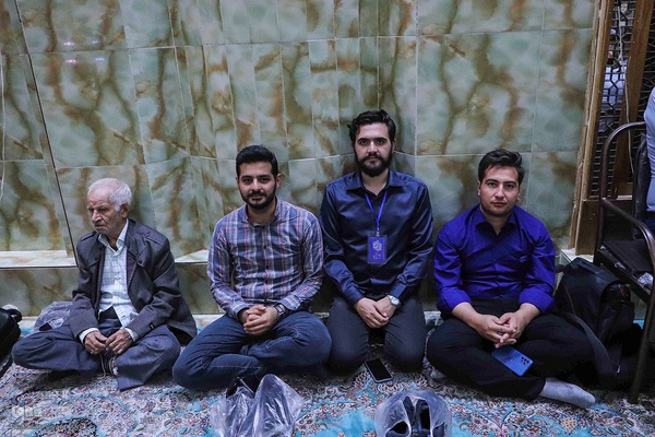 دیدارعوامل اجرایی سی و هشتمین جشنواره ملی قرآن با پدر شهید آیت‌الله آل‌هاشم‎