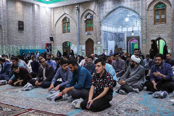 دیدارعوامل اجرایی سی و هشتمین جشنواره ملی قرآن با پدر شهید آیت‌الله آل‌هاشم‎