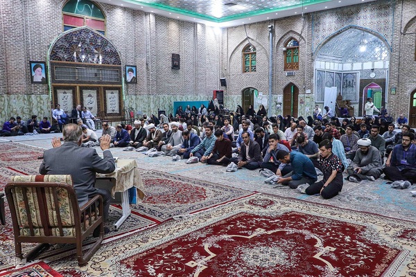 دیدارعوامل اجرایی سی و هشتمین جشنواره ملی قرآن با پدر شهید آیت‌الله آل‌هاشم‎