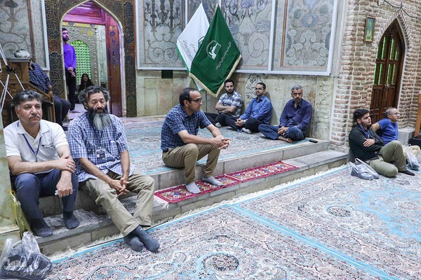 دیدارعوامل اجرایی سی و هشتمین جشنواره ملی قرآن با پدر شهید آیت‌الله آل‌هاشم‎