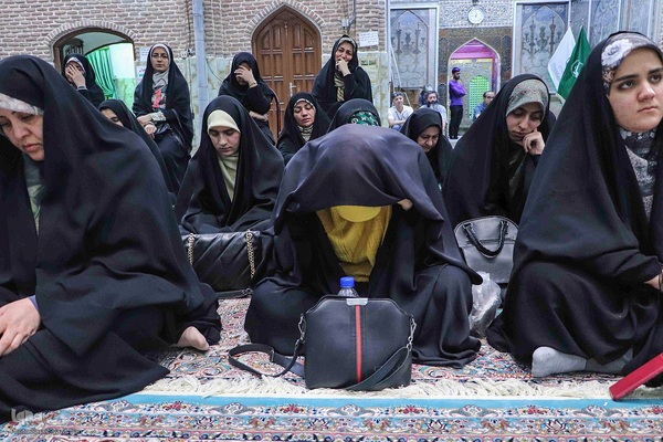 دیدارعوامل اجرایی سی و هشتمین جشنواره ملی قرآن با پدر شهید آیت‌الله آل‌هاشم‎