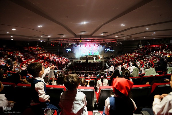 مراسم نمادین جشن غنچه‌ها