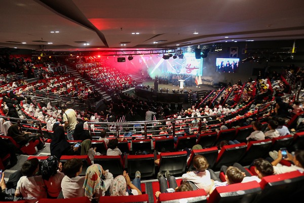 مراسم نمادین جشن غنچه‌ها