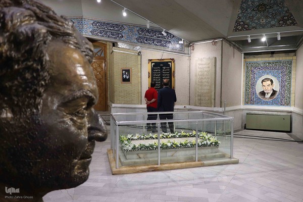 گلباران مزار استاد شهریار