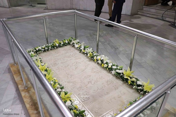 گلباران مزار استاد شهریار