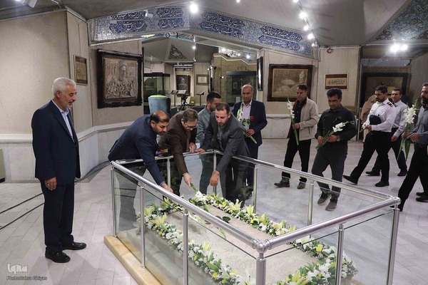 گلباران مزار استاد شهریار