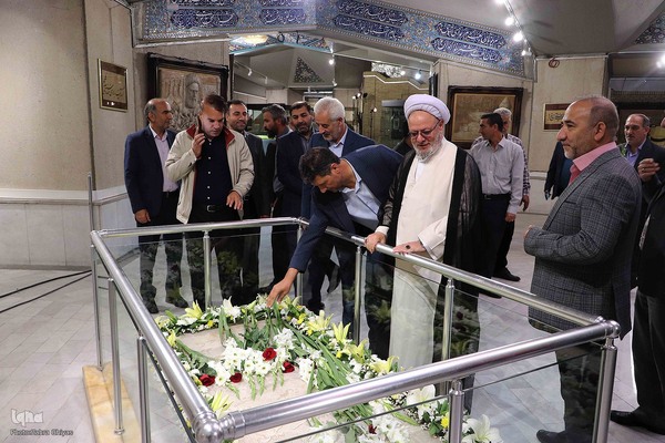 گلباران مزار استاد شهریار