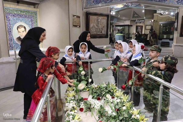 گلباران مزار استاد شهریار