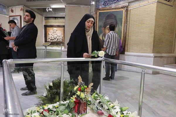 گلباران مزار استاد شهریار