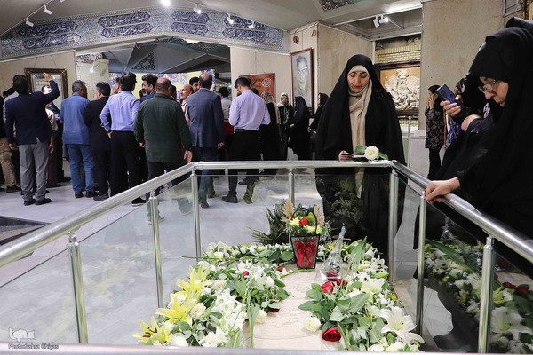 گلباران مزار استاد شهریار