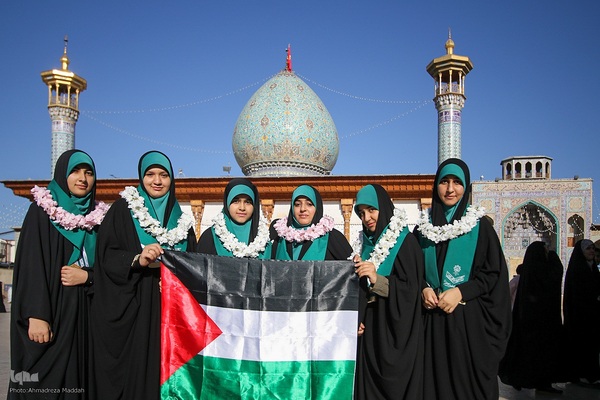 تجلیل از ۴۷۰ حافظ قرآن همراه با گرامیداشت شهدای قرآنی فارس