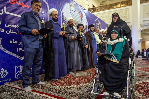 تجلیل از ۴۷۰ حافظ قرآن همراه با گرامیداشت شهدای قرآنی فارس