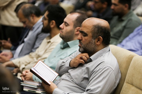 برپایی محفل قرآنی به مناسبت هفته وقف