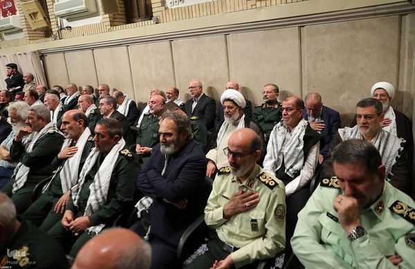 دیدار پیشکسوتان و فعالان دفاع مقدس و مقاومت با رهبر انقلاب