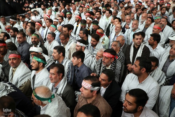 دیدار پیشکسوتان و فعالان دفاع مقدس و مقاومت با رهبر انقلاب