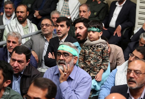 دیدار پیشکسوتان و فعالان دفاع مقدس و مقاومت با رهبر انقلاب