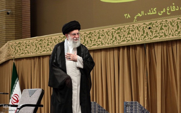 دیدار پیشکسوتان و فعالان دفاع مقدس و مقاومت با رهبر انقلاب