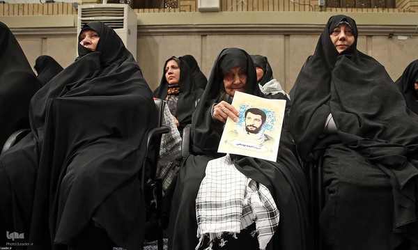 دیدار پیشکسوتان و فعالان دفاع مقدس و مقاومت با رهبر انقلاب