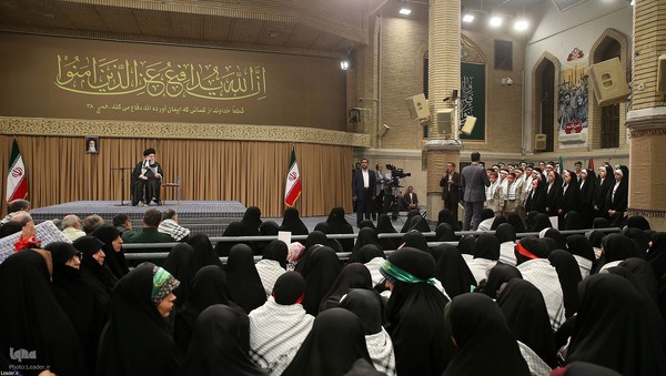 دیدار پیشکسوتان و فعالان دفاع مقدس و مقاومت با رهبر انقلاب