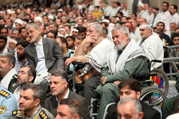 دیدار پیشکسوتان و فعالان دفاع مقدس و مقاومت با رهبر انقلاب