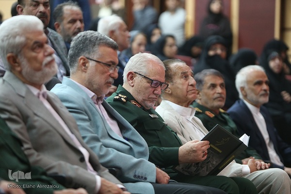 یادبود حضور ایثارگرانه جامعه پزشکی در دفاع مقدس