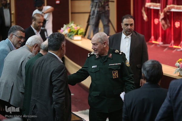 یادبود حضور ایثارگرانه جامعه پزشکی در دفاع مقدس