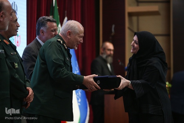 یادبود حضور ایثارگرانه جامعه پزشکی در دفاع مقدس