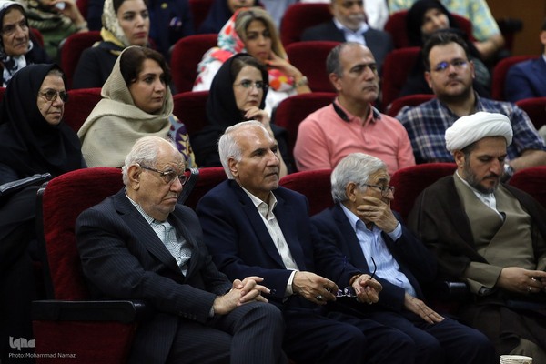 رونمایی از کتاب‌های «اندیشه‌های فلسفی ابن‌سینا» و «حکمت صدرایی در جهان اسلام»