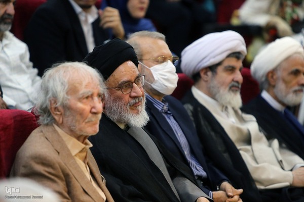 رونمایی از کتاب‌های «اندیشه‌های فلسفی ابن‌سینا» و «حکمت صدرایی در جهان اسلام»