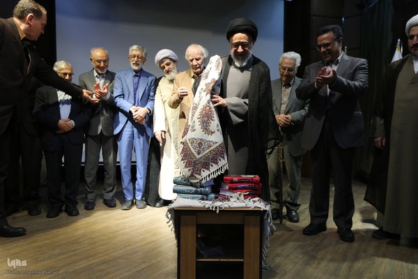 رونمایی از کتاب‌های «اندیشه‌های فلسفی ابن‌سینا» و «حکمت صدرایی در جهان اسلام»