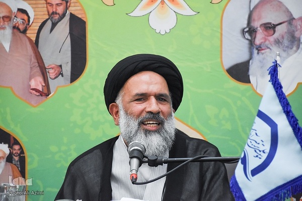 همایش بزرگداشت علامه حسن‌زاده آملی (ره) در اصفهان