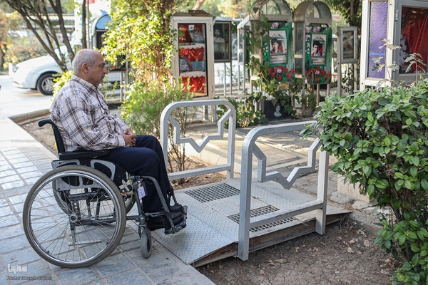 مراسم سراسری مهمانی لاله‌ها