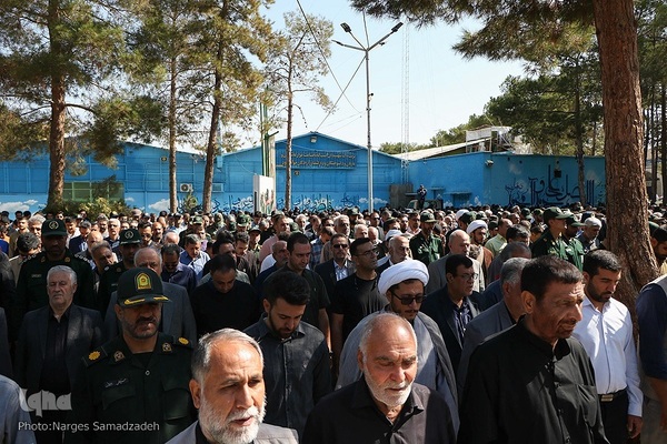 آیین تشییع و خاکسپاری پیکر مادر شهید خرازی