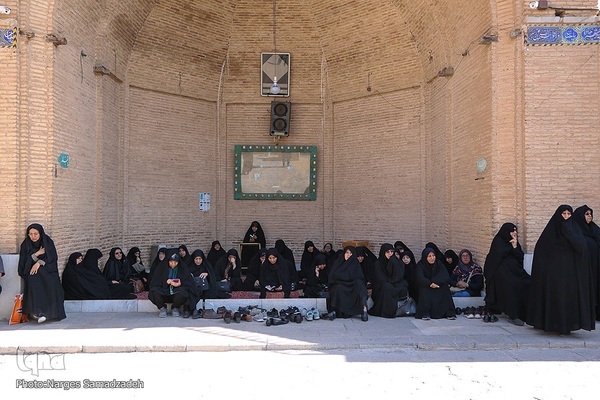 آیین تشییع و خاکسپاری پیکر مادر شهید خرازی