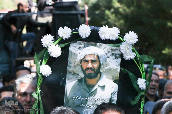 آیین تشییع و خاکسپاری پیکر مادر شهید خرازی