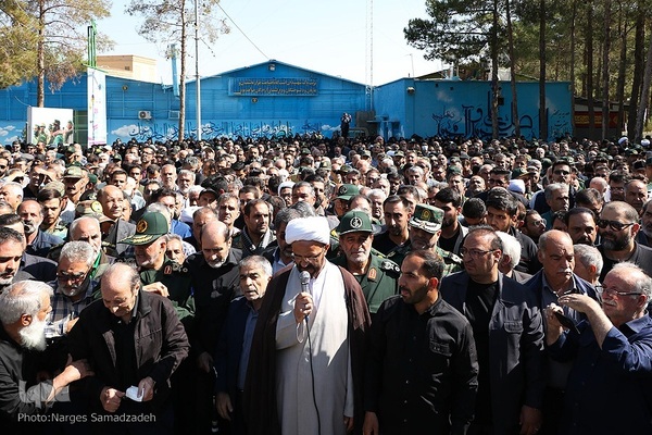 آیین تشییع و خاکسپاری پیکر مادر شهید خرازی