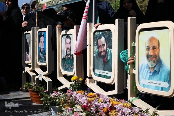 آیین تشییع و خاکسپاری پیکر مادر شهید خرازی